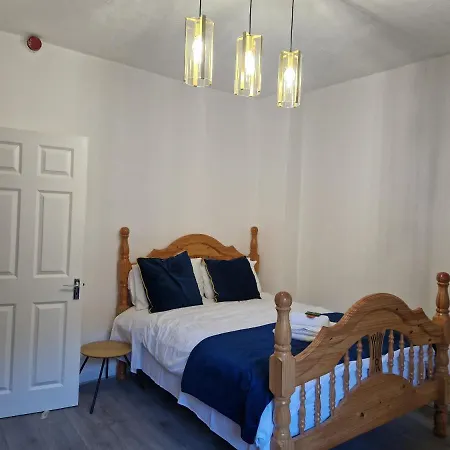 Ideal For Short - Daire Cork